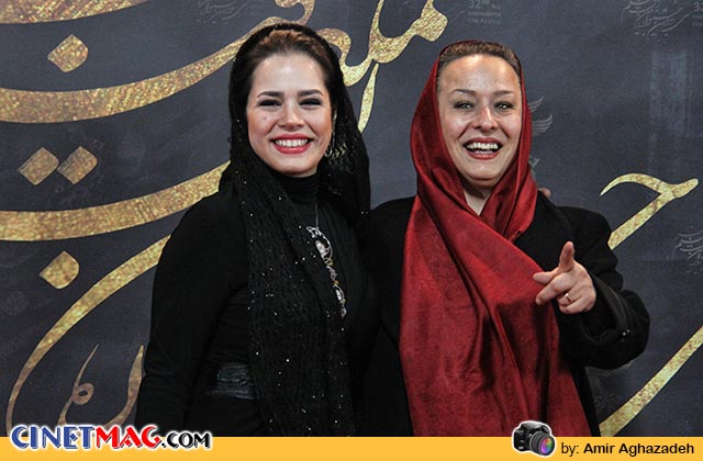 آزیتا حاحیان و ملیکا شریفی نیا - استقبال از هنرمندان در مراسم اختتامیه جشنواره سی و دوم فیلم فجر