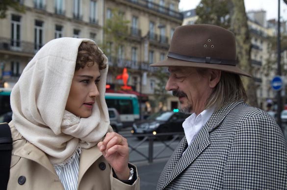 لادن مستوفی و ژان دانیل باربین بازیگر فرانسوی در نمایی از فیلم 
