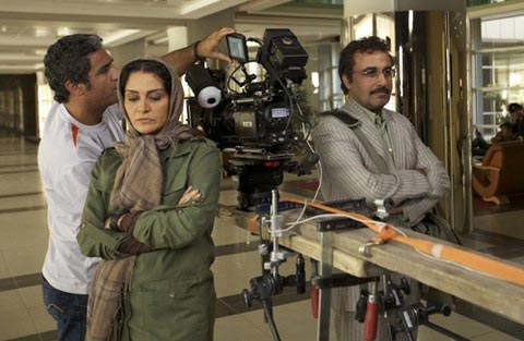 رضا عطاران و مریلا زارعی در پشت صحنه فیلم 
